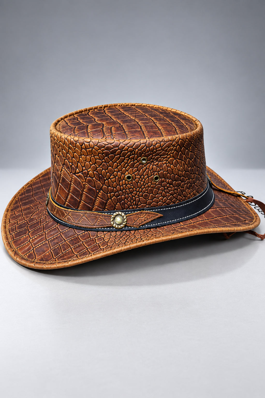 Handcrafted Crocodile-Embossed Leather Outback Hat – Vintage Tan Concho Edition
